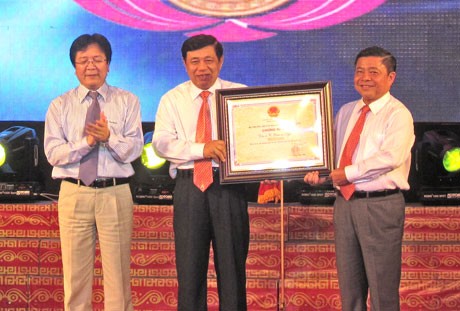 Les chants folfloriques Vi et Dam de Nghe Tinh mis à l’honneur - ảnh 1